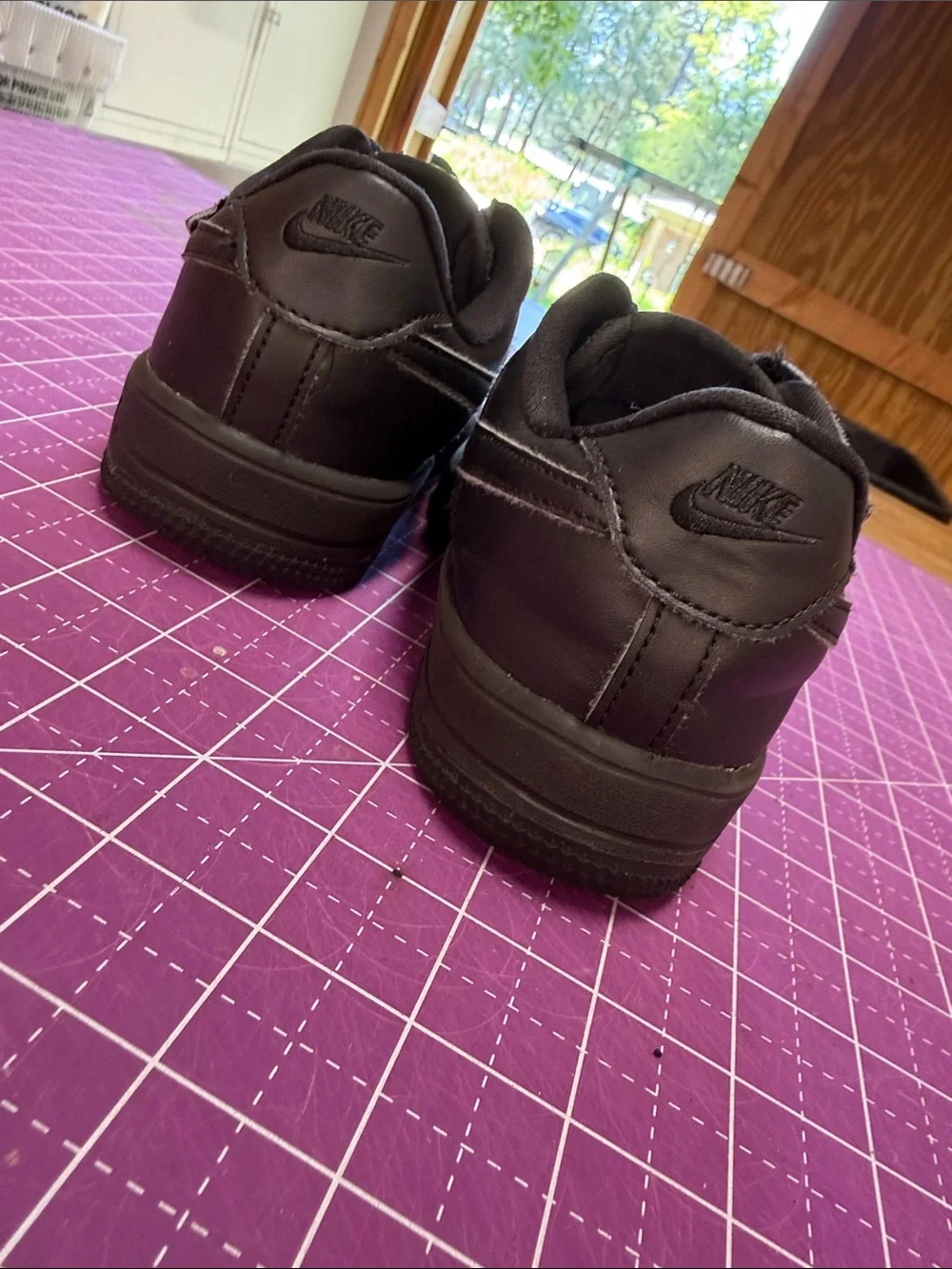 Nike Kids Black Air Force 1 Low-Top Leather Sneakers